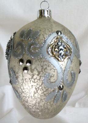 Silver Crackle Christmas ornament with glitter